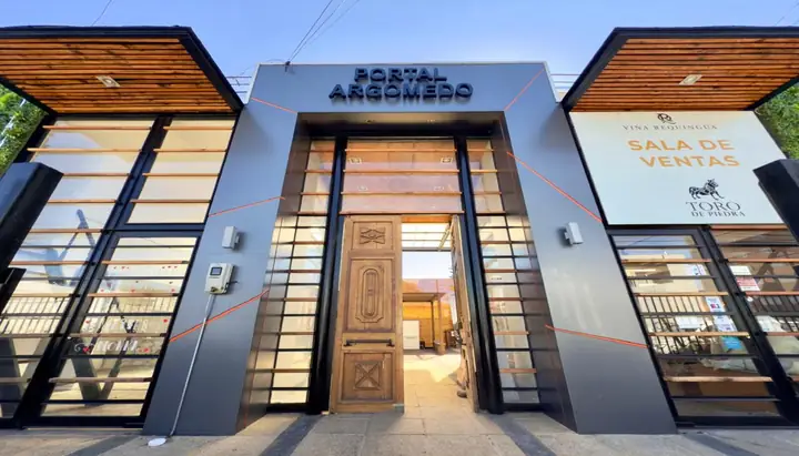 Argomedo con Chacabuco, Curicó